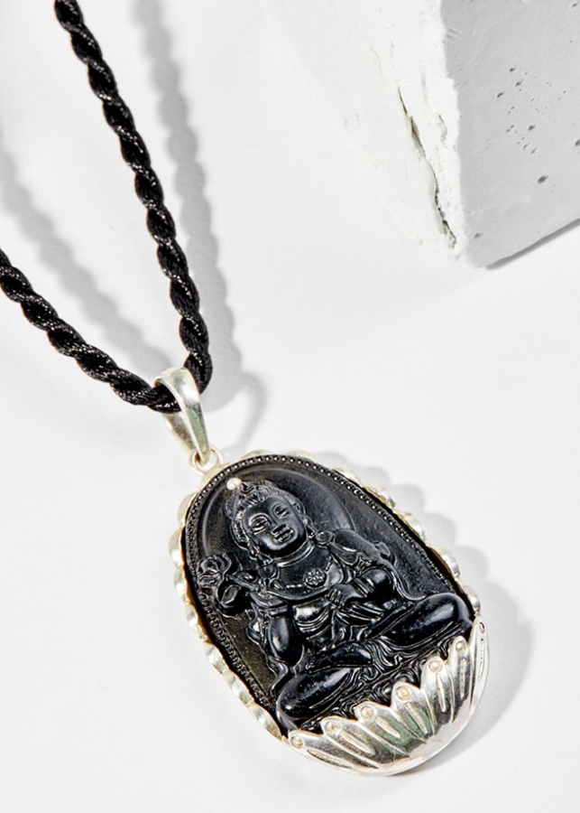 Mặt Dây Chuyền Phong Thủy Đá Obsidian Phật Bản Mệnh Tuổi Ngọ Đại Thế Chí Bồ Tát Bọc Bạc (4x2.5cm)